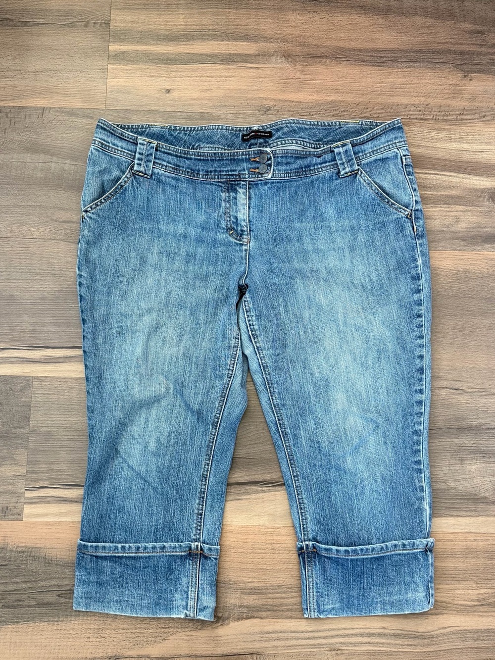 Y2K New York & Company Medium Wash Denim Cuffed Capris Size 18